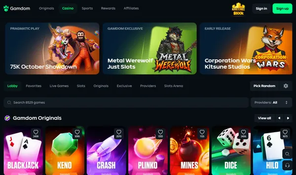 Casinolobbyen hos Gamdom med Gamdom Originals som Blackjack, Keno, Crash, Plinko og Mines